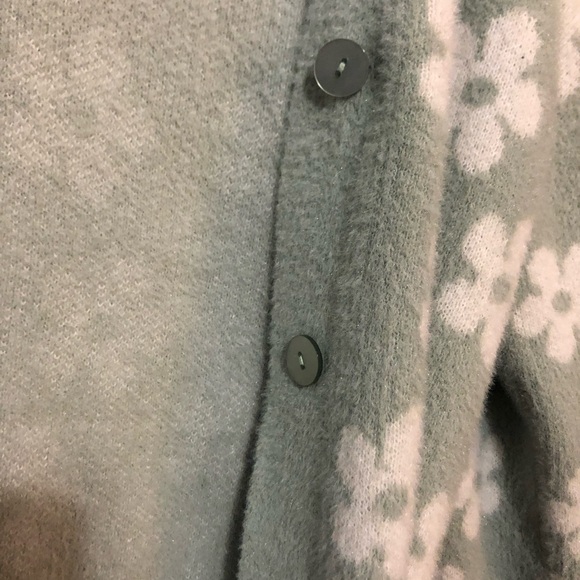 Crave Fame Juniors sweater, size L - Picture 2 of 4